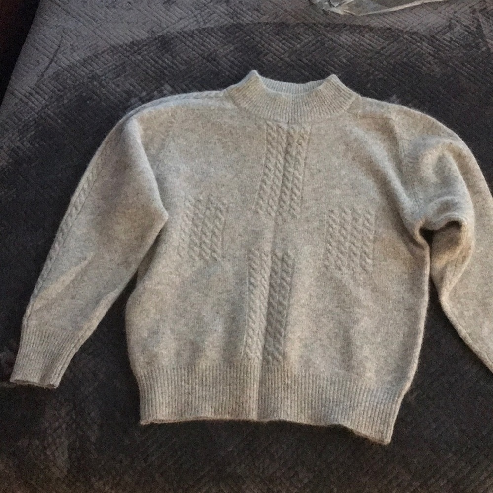 Crystal gray lambs wool & angora sweater, size M